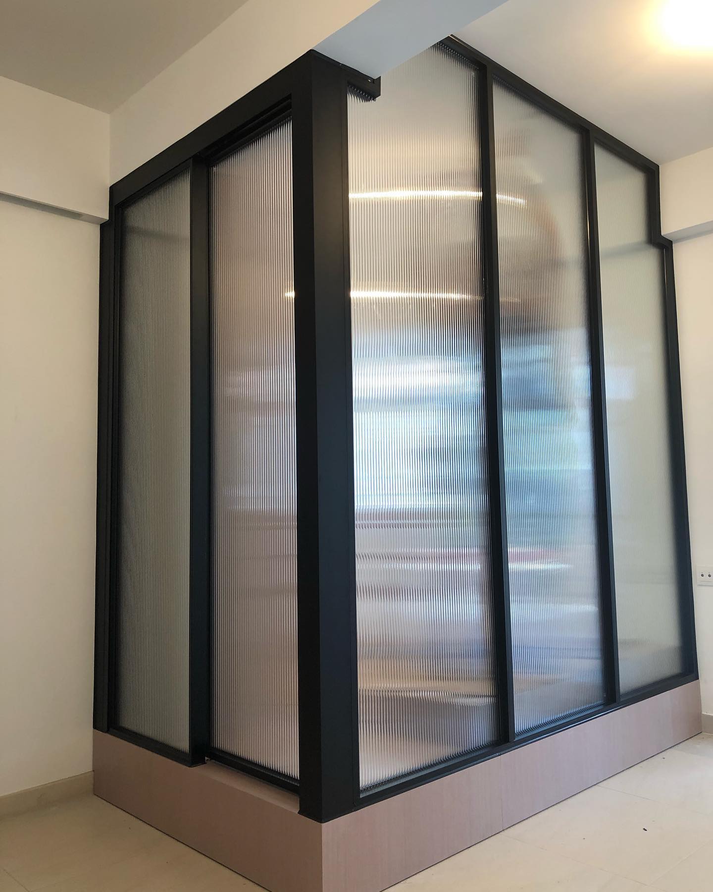 玻璃趟門 / 玻璃間房